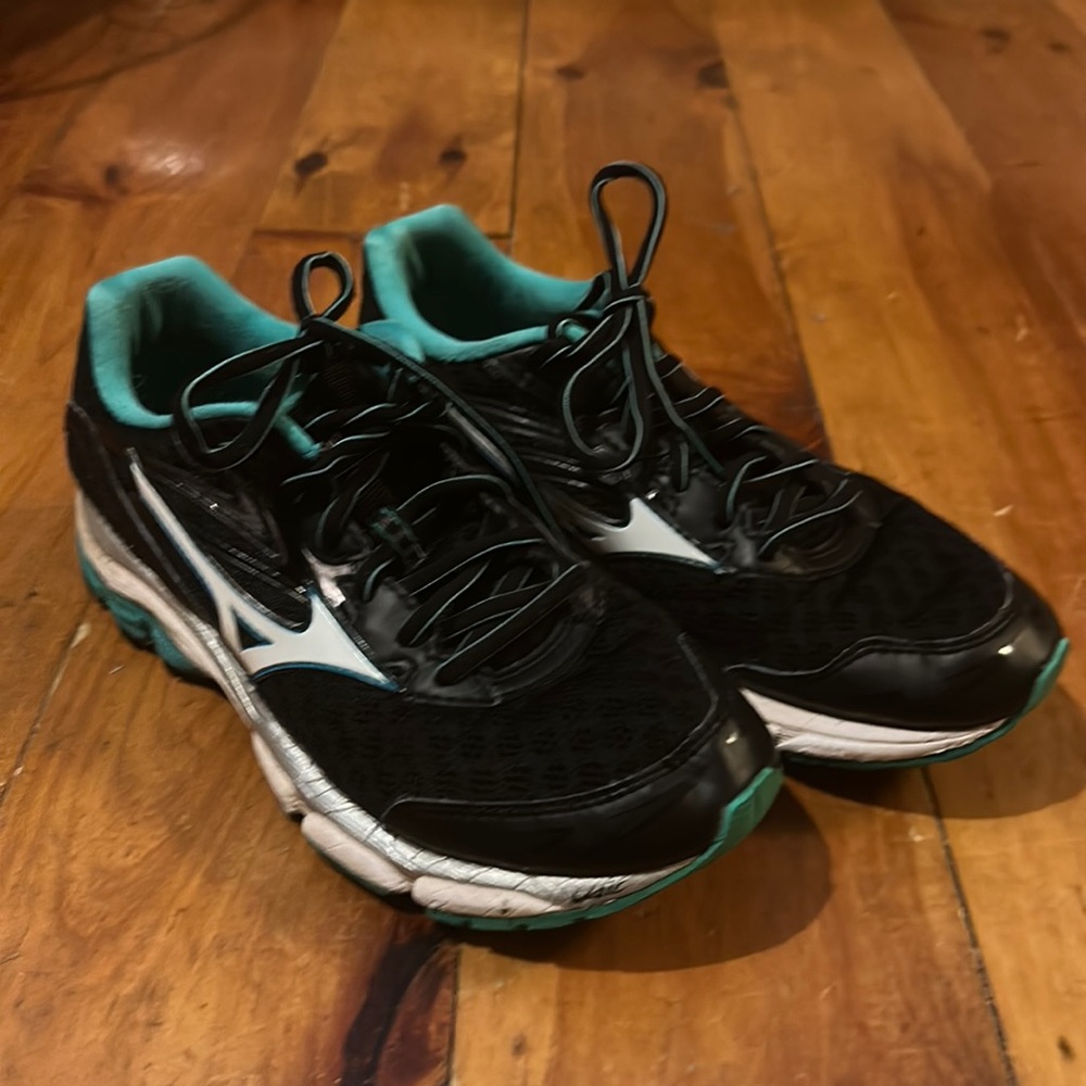 Wave Inspire 12 Sneakers
